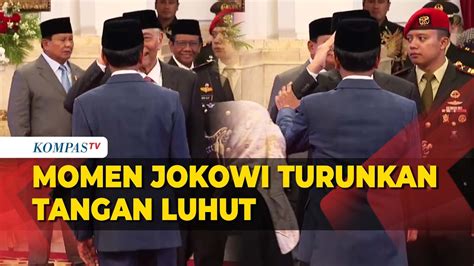 Terekam Kamera Momen Jokowi Turunkan Tangan Luhut Saat Diberi Hormat