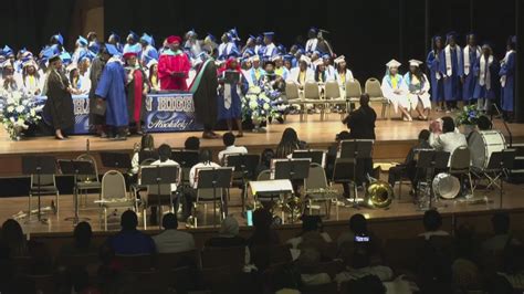 Fight breaks out at Hamilton High School graduation ceremony | localmemphis.com