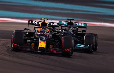 Quedan Cicatrices Mientras Lewis Hamilton Y Max Verstappen Se Preparan