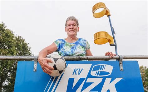 Van Zessen Klaar Is 100 Jaar Oud Maar Het Korfbal In Haule Staat Op