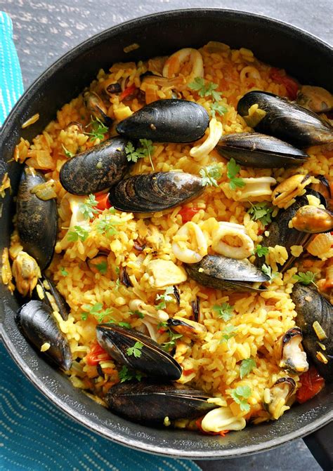 Easy Seafood Paella Recipe - My Gorgeous Recipes