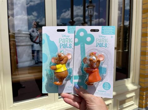 New Cinderella Jaq And Gus Park Pals At Walt Disney World Disney By