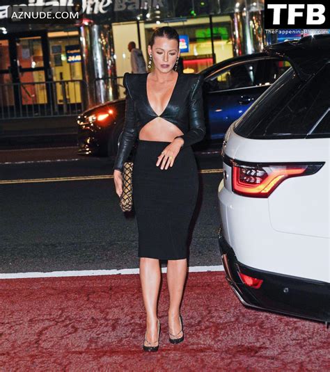 Blake Lively Sexy Seen Flaunting Her Hot Figure In A Black Dress At The Gem Awards In New York