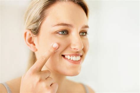 Крем с SPF защитой -увлажняющий с anti-age эффектом | Смайл Трейдинг