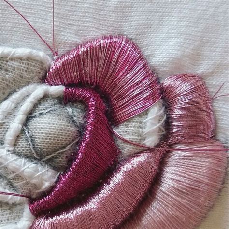 turkrazzi.com in 2024 | Ribbon embroidery, Flower embroidery designs ...