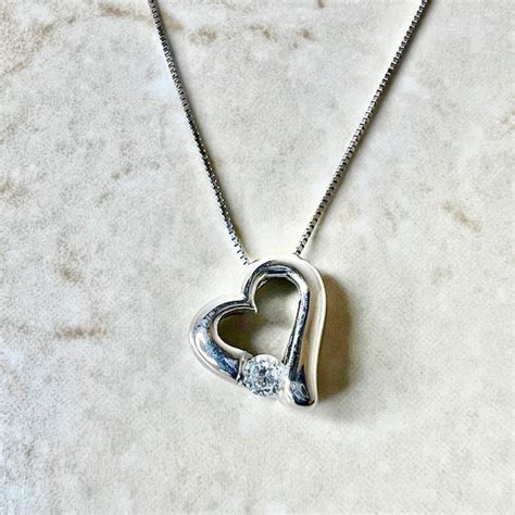 Diamond Solitaire Heart Pendant Gem