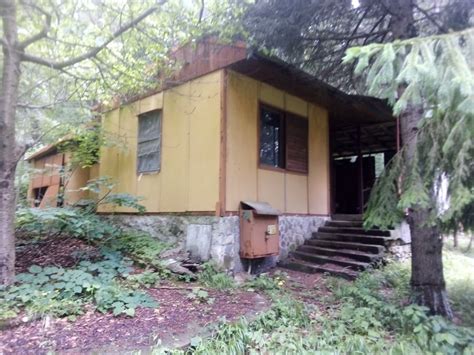 Бунгалата на "ЗШМ" над село Яврово (галерия) - Туристически пътеводител