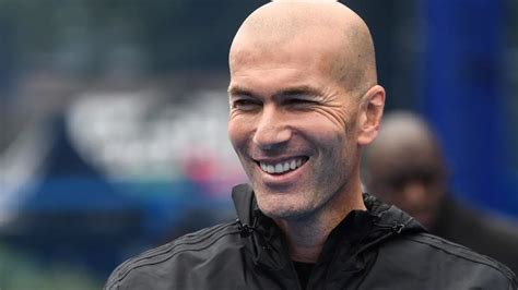 Manchester United ask Zidane to refuse other job offers