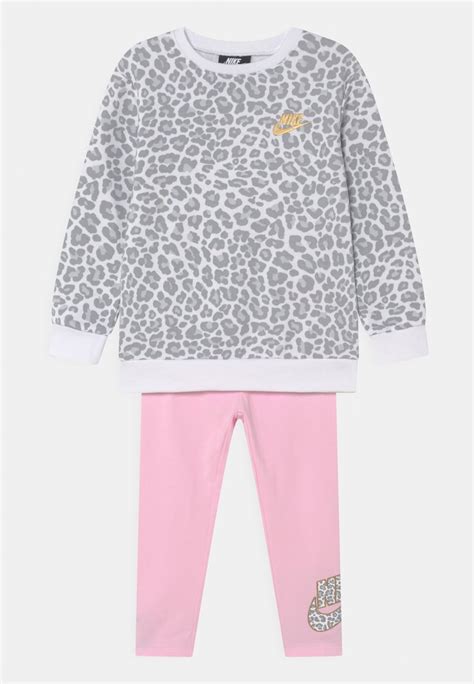 Nike Sportswear Crew Set Trainingsanzug Pink Foam Pink Zalando At