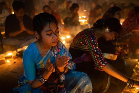 Narayanganj Dhaka Bangladesh On November Devotees Offering