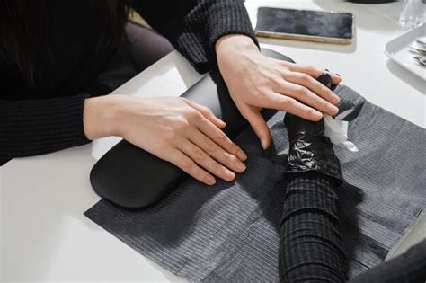 Premium Photo Nail Service Cropped View Of The Girl Getting Her Nails