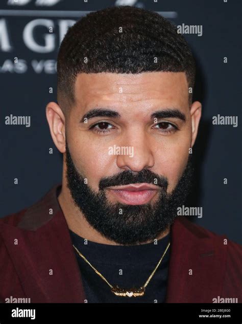 File Drake Makes Historic Debut At No On Billboard Hot With Toosie Slide He Becomes