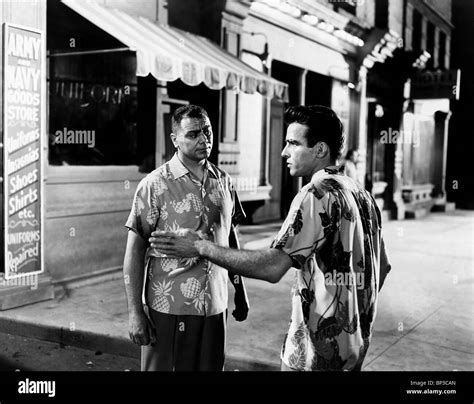 ERNEST BORGNINE & MONTGOMERY CLIFT FROM HERE TO ETERNITY (1953 Stock Photo: 30808365 - Alamy