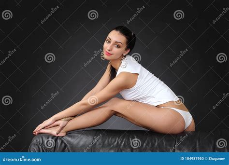 Fille Mince Sexy Dans La Lingerie Blanche Photo Stock Image Du