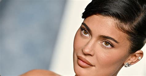 Kylie Jenner Deletes Pro Israel Post Amid Heat From Followers