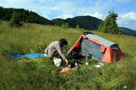 Ce Sa întâmplat Pâlpâire Mentalitatea Camping Munte Cu Cortul Sferă Reverberaţie Casetă