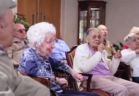 Please Dont Stop The Music 3 Ways To Use Music As Therapy Dementia