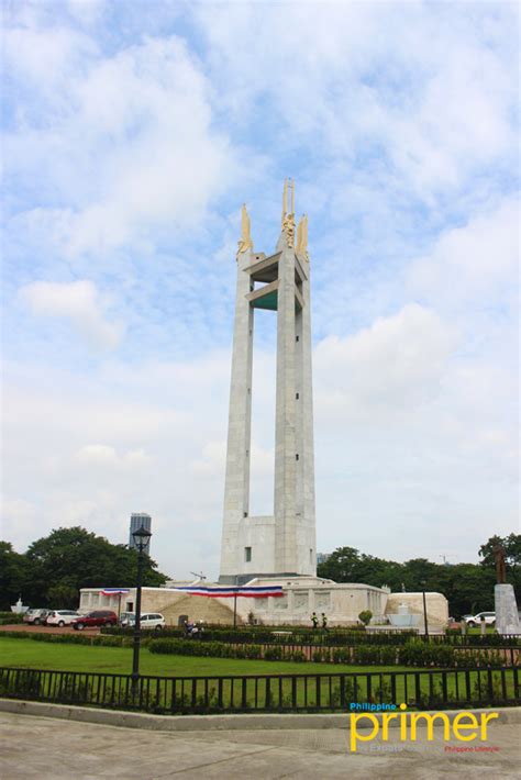 Quezon Memorial Circle A National Park Amidst The Bustling City