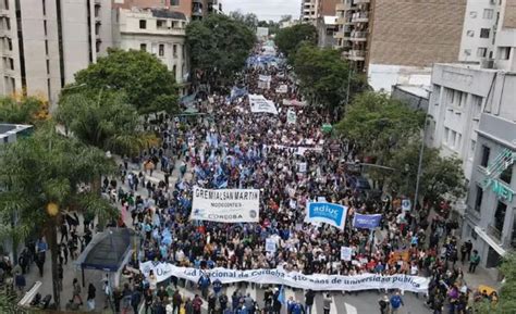 La Marcha Federal Universitaria convocó a una multitud que pidió por un