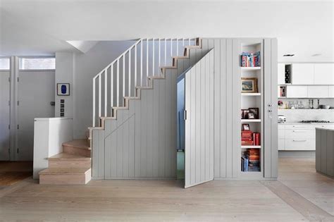 How To Make The Most Of The Space Under The Stairs For Storage Houzz Ie