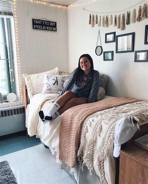 90 Rustic Dorm Room Decorating Ideas On A Budget Rustic Dorm Room