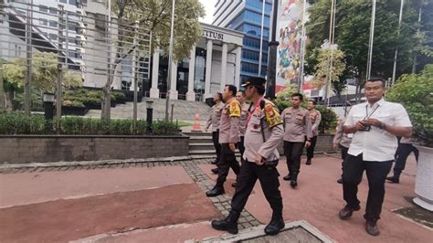 Pendaftaran Sengketa Pemilu Dimulai Gedung Mk Dijaga Ratusan Polisi