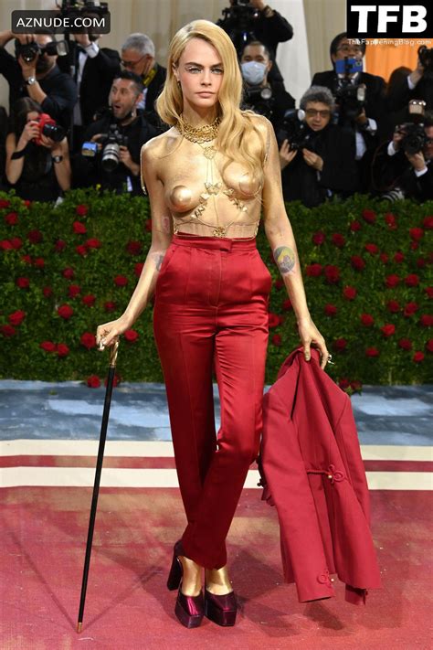 Cara Delevingne Sexy Seen Braless Showing Off Her Hot Tits And Nipples