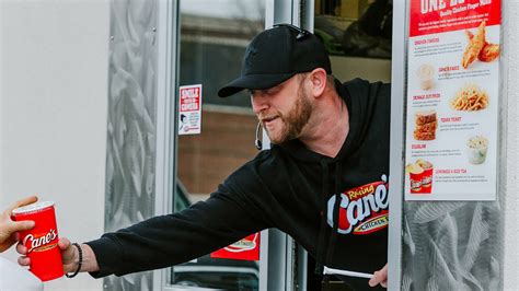 Employees Reveal What Its Really Like To Work At Raising Canes