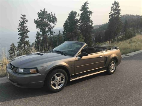 Ford Mustang Convertible - Cars-On-Line.com