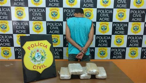 Adolescente é de 17 anos é pego 5 quilos de droga e polícia