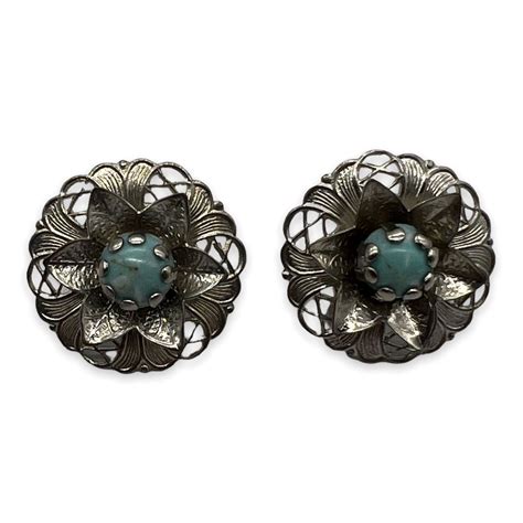 Vintage 1940s Floral Screw Back Earrings Vintage Jewerly Collect