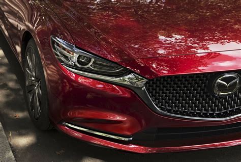 Serienmäßig LED Licht gibt es künftig in jedem Mazda6 Neue Nase