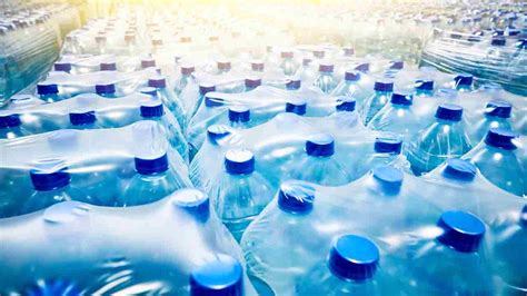 Acqua In Bottiglia Di Plastica Quali Sono I Costi E Perch Cos Dannosa