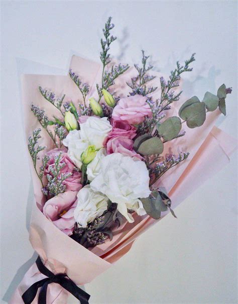 Eustoma Flower Bouquet, Hobbies & Toys, Stationery & Craft, Flowers & Bouquets on Carousell