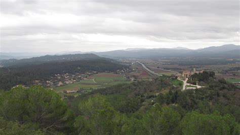 Vue Sur Le Vieux Cannet Des Maures Et La Plaine De Largens 83 Youtube