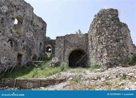 Mercato San Severino Resti Della Prima Cinta Muraria Del Castello Dei