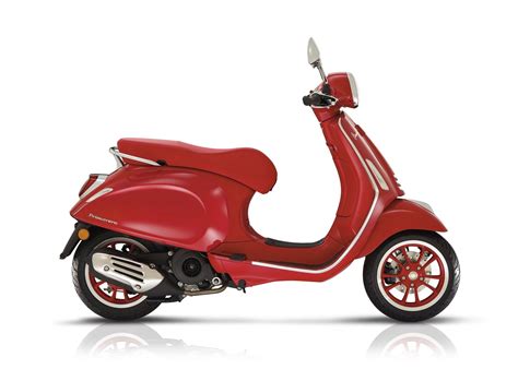 Motorrad Vergleich Vespa Primavera 125 Red 2022 Vs Vespa Gts 125