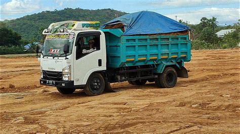 Dump Truk Isuzu Giga Jomplang Muatan Tanah Timbunan YouTube