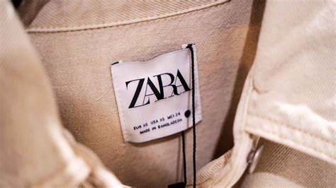 Zara está liquidando chaquetas de entretiempo que te arreglarán la