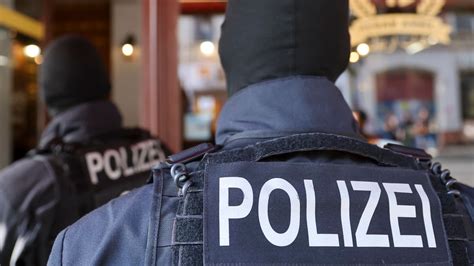 Razzia Im Erzgebirge Polizei Nimmt Hooligans Wegen Mutma Licher