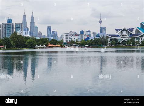 Taman Tasik Titiwangsa Titiwangsa Lake Park And Kuala Lumpur Skyline