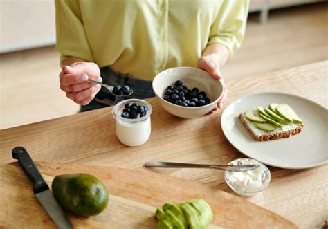 Nutricionista otkriva da ove 3 vrste voće tope salo sa stomaka a