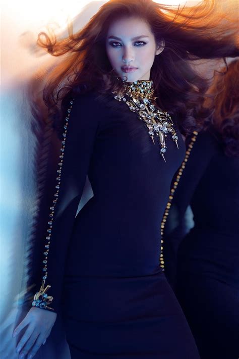 sao hot girl Việt mặt đã lai tây trang điểm lại càng tây hơn