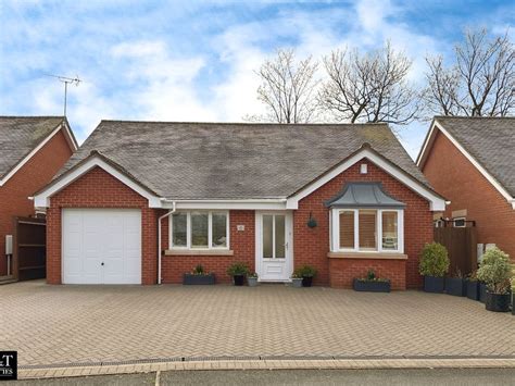 3 Bed Bungalow For Sale In Sandmeadow Place Kingswinford Dy6 £499 950