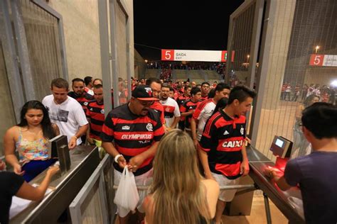 Sem Chances De Libertadores Flamengo Deve Levar Menos De 20 Mil