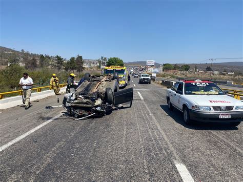 Reportan Volcadura En La Carretera Morelia Salamanca