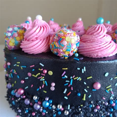 Bolo Black And Pink Merita Gourmet Cake Shop