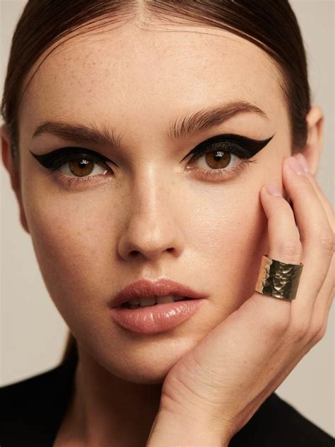 Cara Memakai Eyeliner Mudah Untuk Pemula Dan Bentuk Mata Yang Cocok