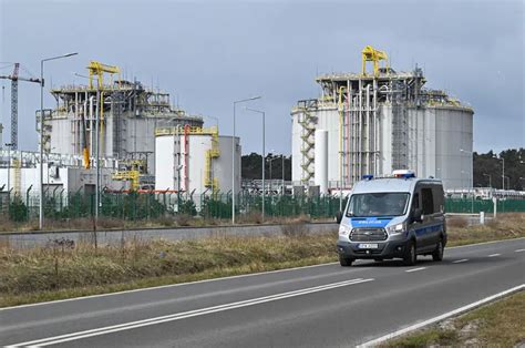 Jest czasowy zakaz przebywania wokół terminalu LNG w Świnoujściu