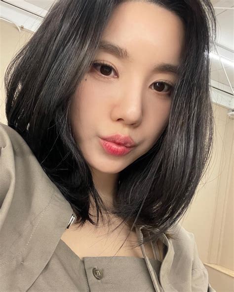 230403 Eunbi Official Instagram Update R Kwoneunbi